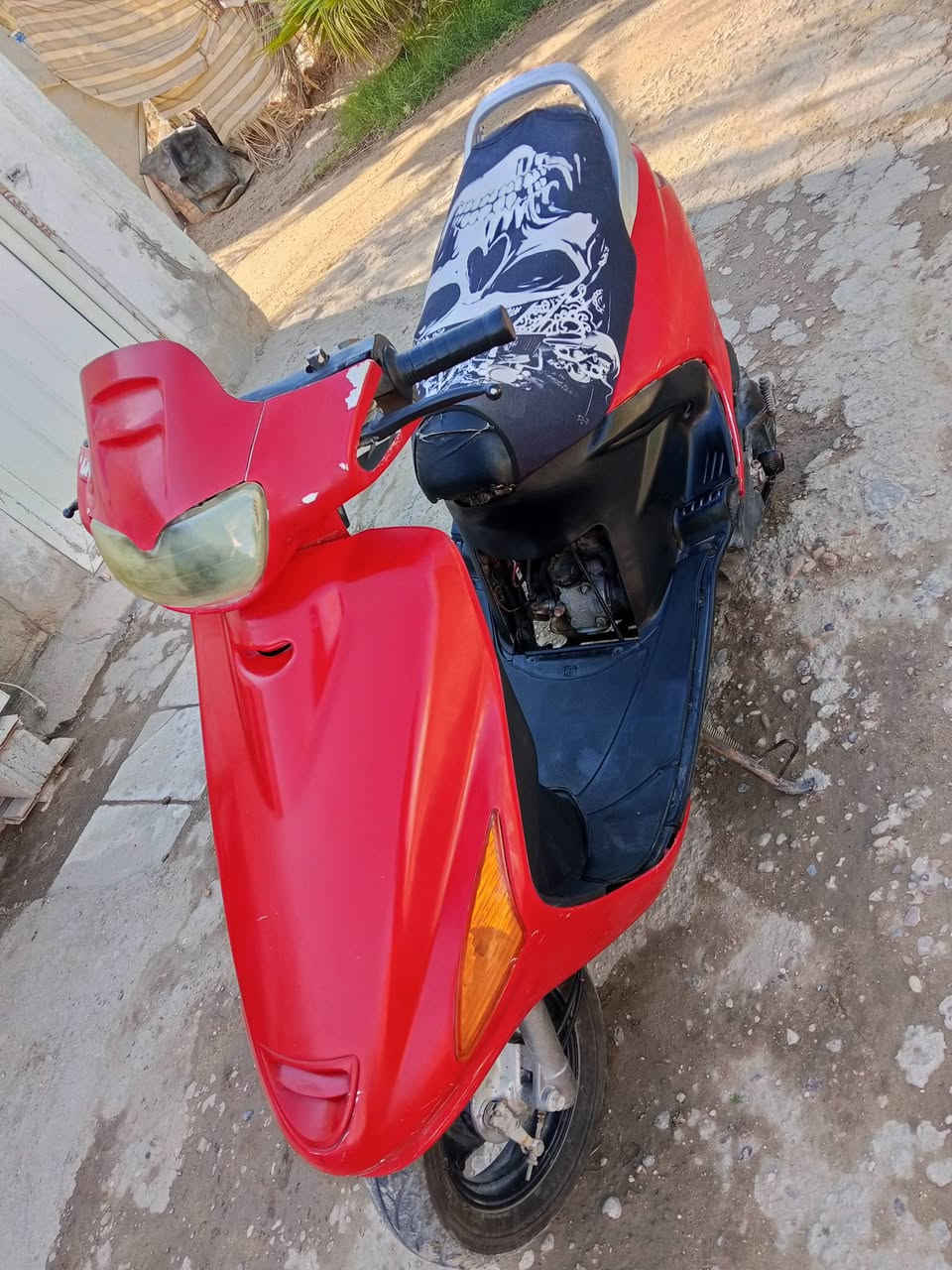للبيع دراجه فراشه چانت متروكه بس شغاله مابيه شي السعر 250الف وبيه مجال بسيط مكاني طريق كربلاء نجف عمود 250.رقمي:***********
