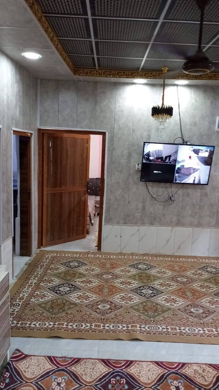 بيت لبيع زراعي مساحه ميه غرفتين وصاله ومطبخ وبراني وصحيات بيت جاهز من كلشي موجوده سماوه السعر تصال واساب *********** مكان سماوه قريت سيد جبار قرب مستوصف الشفاء

