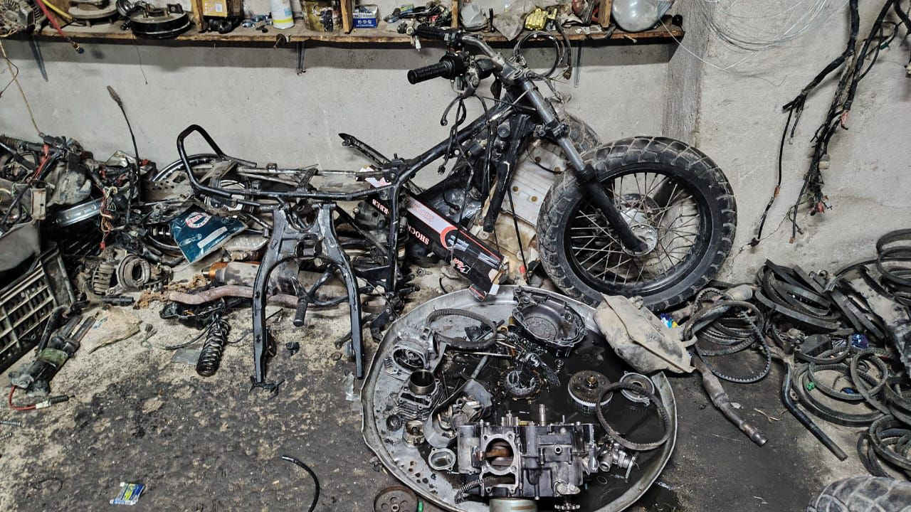 سلام عليكم دراجه يومهاها جبلي 250.  مفصخه كامله بس تشدشدها  عنوان بغداد التواصل ***********
