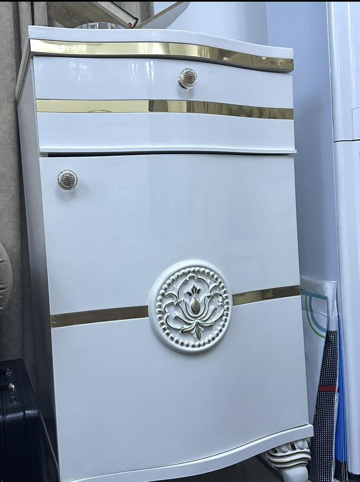 السلام عليكم
غرفة نوعية تركية درجة أولى مستعملة قليل
و النظافة واضحة بالصور و بالحقيقة بعد احلى و انظف
بسعر مناسب 

*********** 

بغداد الكرخ
