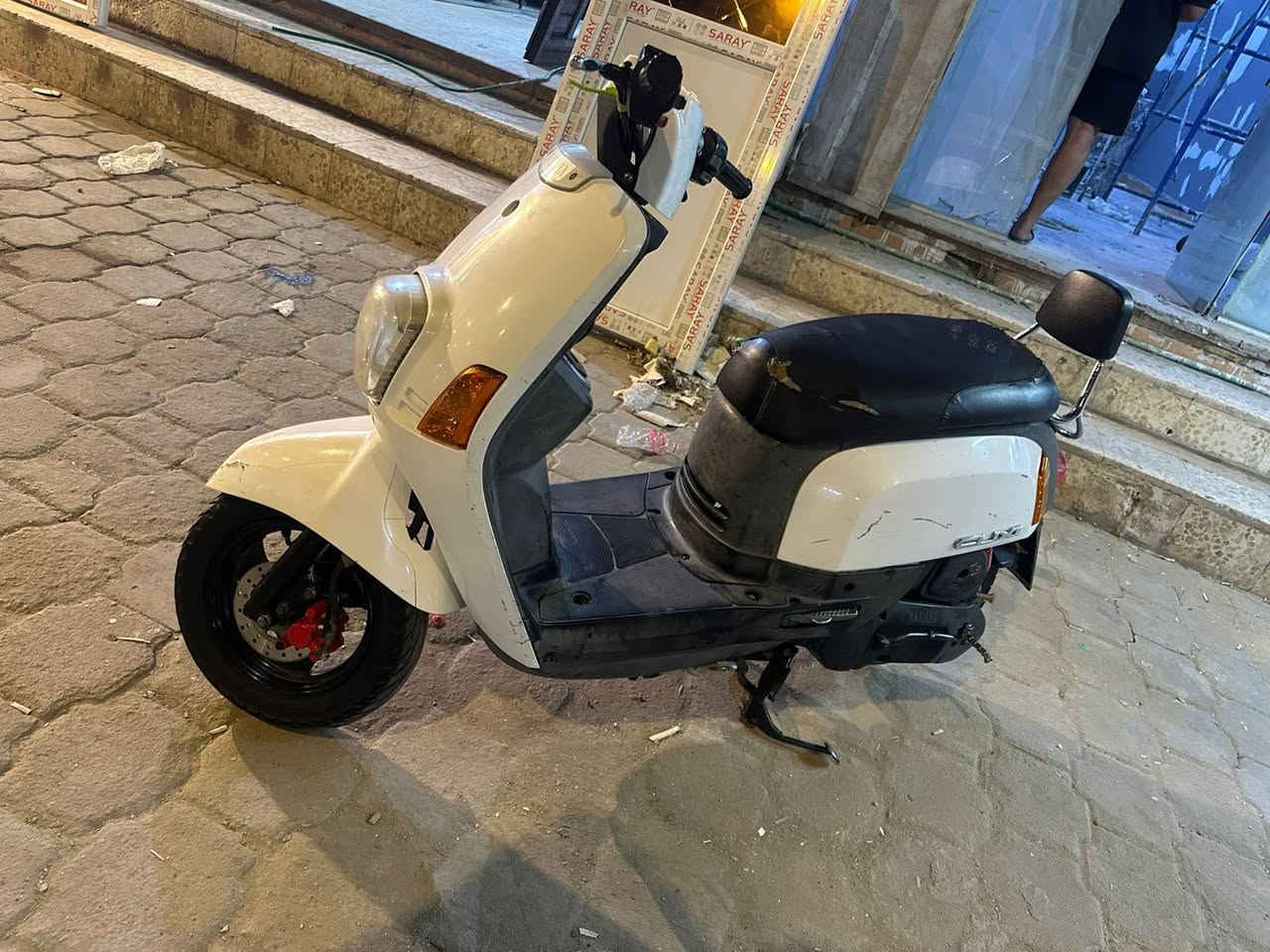 بوليسي للبيع كفاله مكينته مامفتوحه شرط تجي شوف بعينك دراجه حلوه مكاني ناصريه مركز ***********
