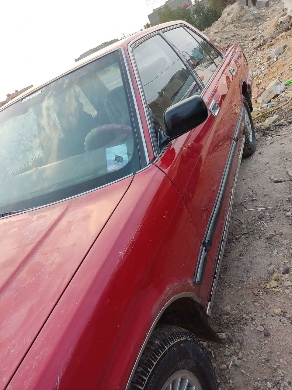 سوبر سيدان يسره بلاد للبيع موديل 90 ما بيها لا ضربه ولا تبديل ولا صبغ كير ومحرك وتبريد كفاله حداديه نضيفه رقم بغداد مداور ثاني يوم ب65 وبيها مجال المكان ديوانيه.. ***********
