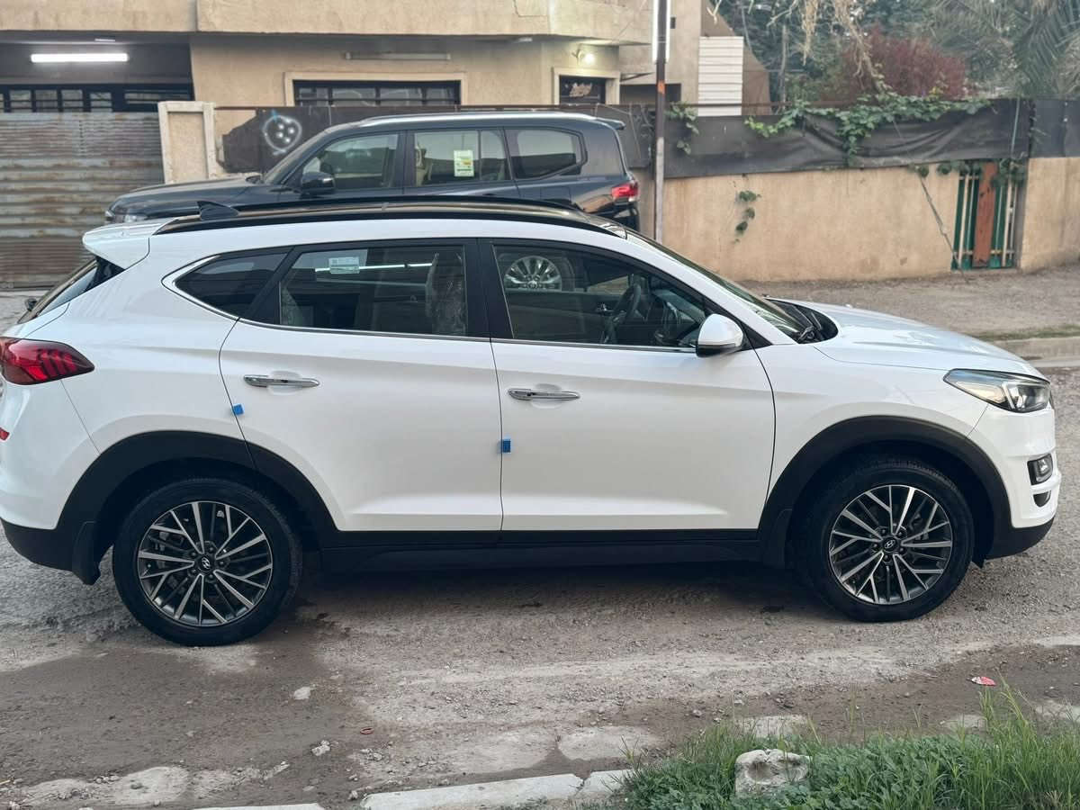 سلام عليكم توكسان موديل 2019 رقم بغداد الكاصد بصمه معروفه مواصفات الكاصد سياره حلوه بيهه بارد كد شبر بصندوق وخشم البنيد بي صبغ ولباقي مكفول حته الدعاميات مكفوله ***********
