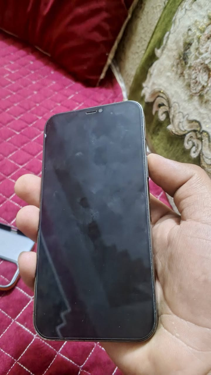 السلام عليكم
ايفون 12 برو ماكس مكفول مامفتوح بطاريته 81 كلشي مااملعوب بي 
فقط الخط واقف تخطي ..يعني شريحه اكترونيه ..
فيس ايدي شغال سعره خاص  
لتواصل اتصل او واتساب ***********@

