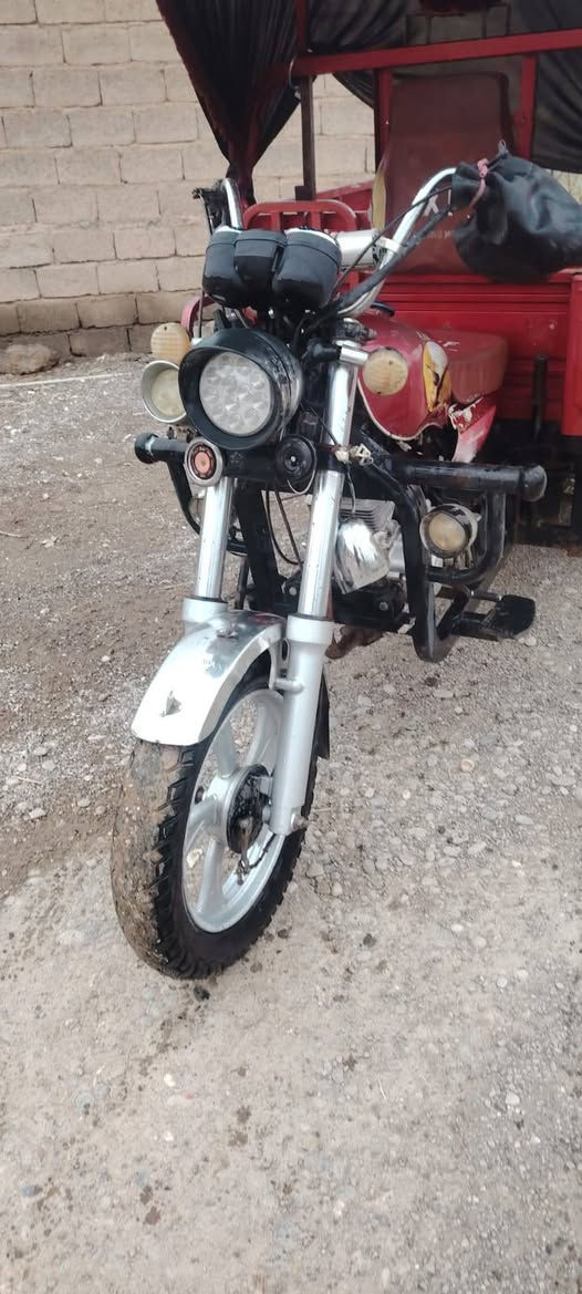 سلام عليكم
ستوته موديل 21  

 رگبه شرط 

محرك مجفت جديد 

كهربائيات شغله

تايرات خلفي جدد 

سبير مانازل 

ستوته حلو وگاعده 
السعر مليون وربع وبيهه مجال

مال جناي 

مكاني قضاء الحويجه ناحية العباسي 

للستفسار الاتصال 

***********

أو مراسله الصفحه 
يوسف
