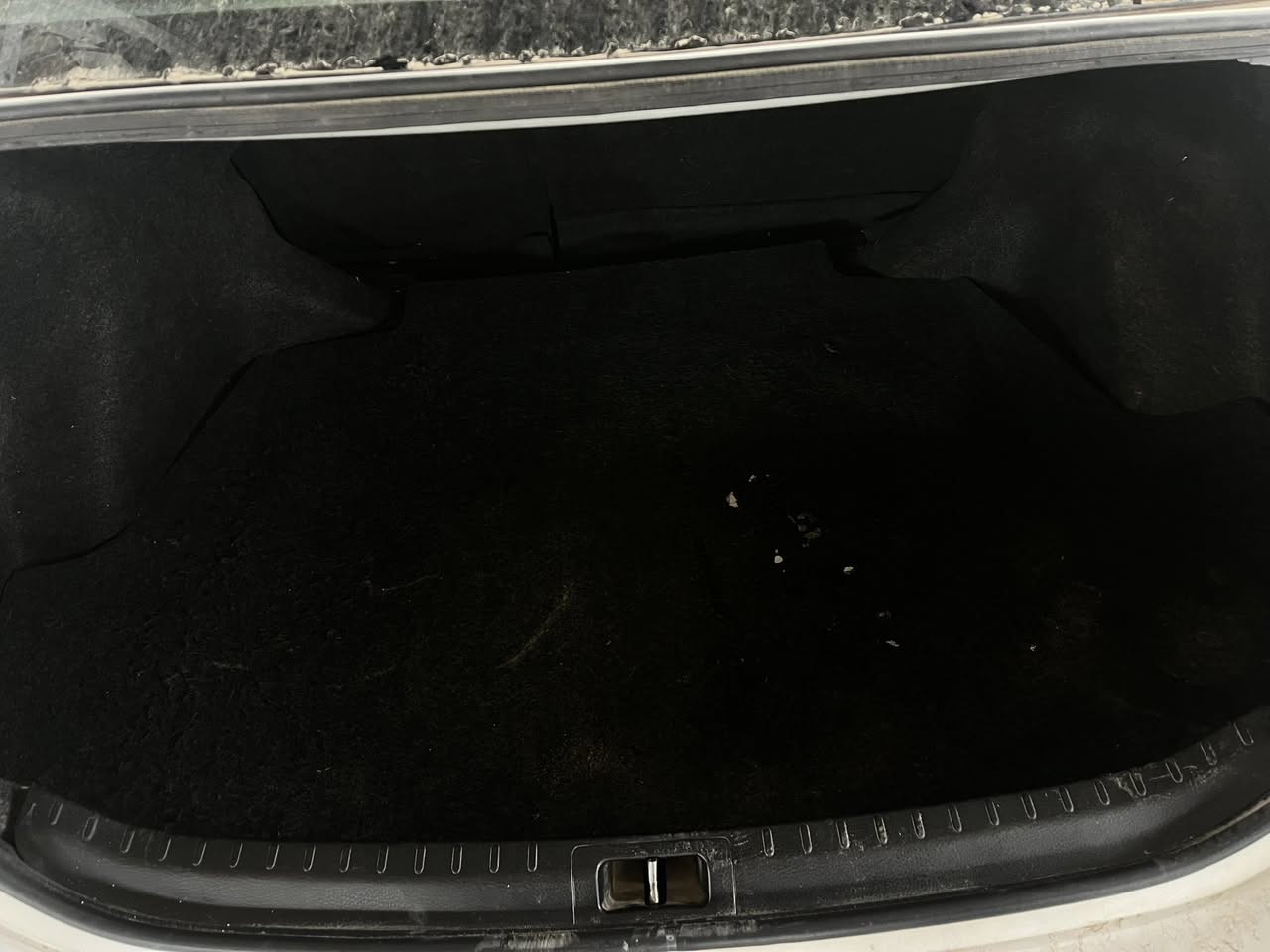 السلام عليكم #للبيع #كورلا2017
ماشيه 106 ميل كير ومحرك شرط صدر كله جديد 
تخم تايرات جدد السياره مال جناي عليها تغليف كامل عازل صوت وحراره رقمها سليمانيه جديد شرط التحويل مواصفات LE معروفة 
ضرر جاملغ وبنيد ضررها مو قوي صور موجوده 
#سعر138 وبيها مجال للشراي
مكاني صلاح الدين #تكريت 
رقم ***********
