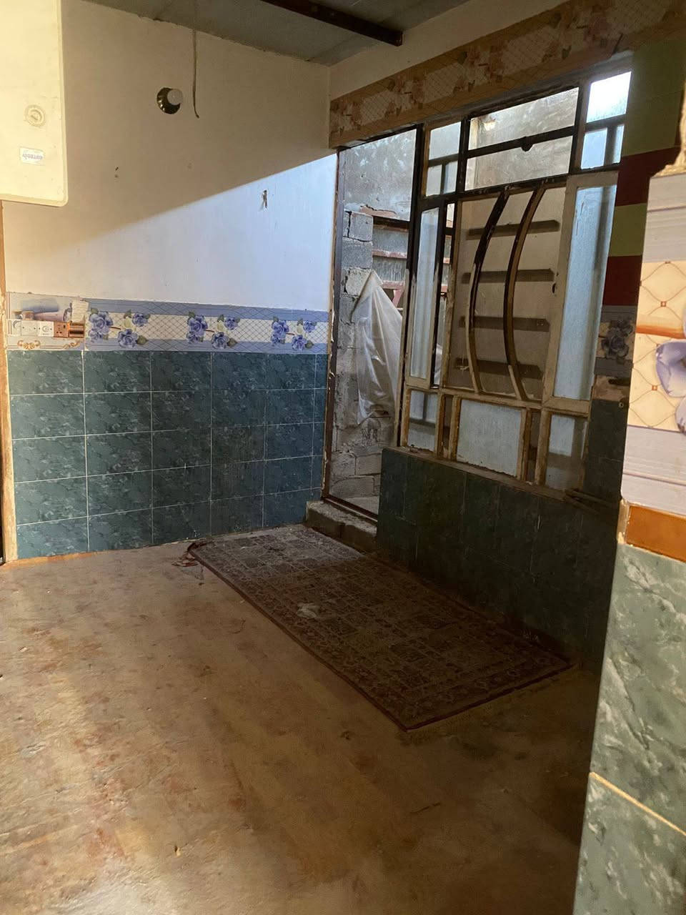 السلام عليكم بيت للبيع ١٠٠متر حي البساتين قريب ع شارع العام سكف سندويج ينباع بسعر كاع 30 وبي مجال للاستفسار الاتصال على الرقم ***********
