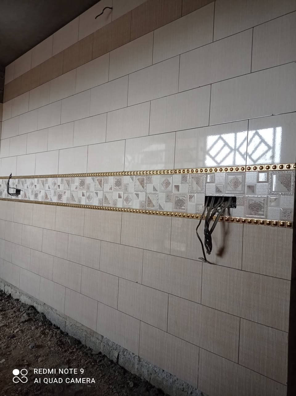 السلام عليكم كادر خلفات سيراميك نشتغل جميع المحافظات جدار وارضية احنه 4 خلفات ***********
