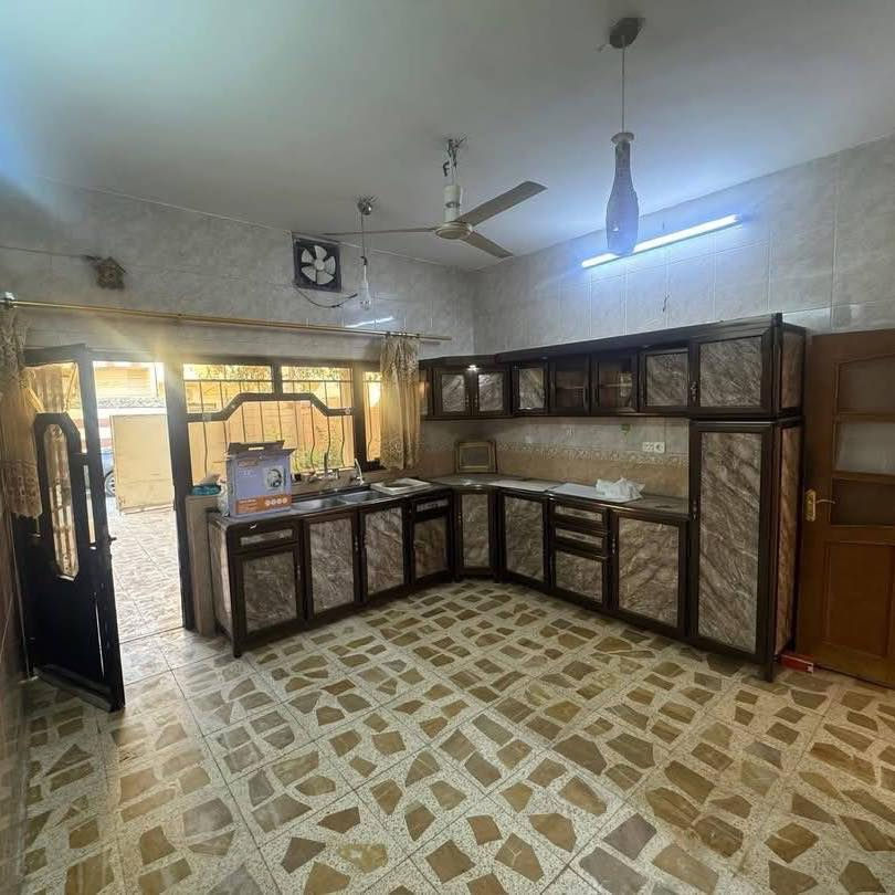 دار للايجار طابق واحد ١٥٠ متر خلف تجاري 

محتويات البيت/ غرفة نوم و هول و استقبال و مطبخ و صحيات و كراج و حديقه و بيتونه 

الموقع/ شارع القدس خلف مجمع قطان 

السعر/ اضغط الرابط https://t.me/AlFayslrealestate***********/3320 

_______________
للاستفسار مراسله الصفحة على 
الرسائل الخاصه 

‌‎او الاتصال بالارقام⬇️📞 
***********
***********

او زيارة ⬇️⬇️⬇️

(( مكتب الفيصل))

📍 كركوك/ نهاية شارع القدس /
(مجمع فلوريا) قرب من مصرف اهلي العراقي 

او 
مشاهده صفحات المكتب على 

(فيسبوك) https://www.facebook.com/profile.php?id=100066592845440&mibextid=LQQJ4d

(تلكرام) https://t.me/AlFayslrealestate***********

(انستكرام) https://instagram.com/al_faisal.iq?igshid=OGQ5ZDc2ODk2ZA==

 
_______
‌‎🏡 الفيصل للعقار_AL FAYSAL 🏡

* نستقبل جميع عروضاتكم السكنية 🏠 والتجارية 🏡 بكافة مناطق كركوك
