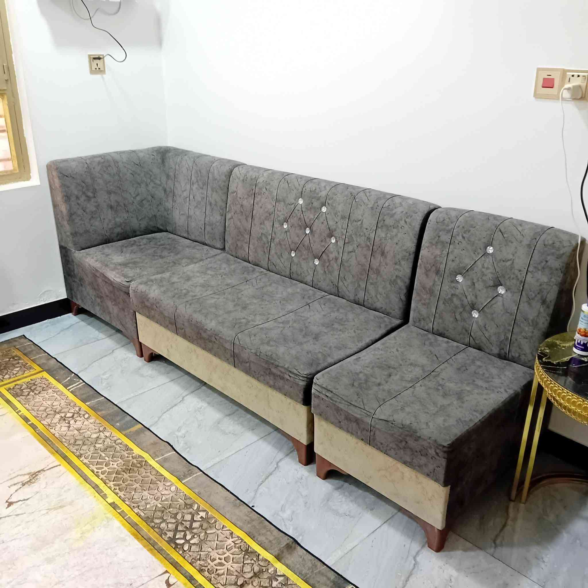 السلام عليكم تخم جديد قاعدات ابو 10 المنطقه الشرطه الرابعه حي المواصلات الرقم ***********
