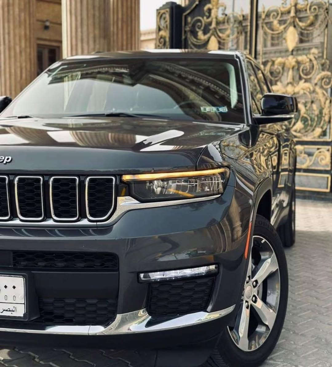 🚗 للبيع – Jeep Grand Cherokee L 2021
7 راكب | 3.6 بنزين | ممشى 64 ألف كم

✔️ بدون صبغ
✔️ وارد أمريكا تقرير غرق
✔️ شاشة + كشنات جلد  VIP+ كاميرا خلفية+ حساسات+رادار امامي ورادار جانبي ومانع تصادم انامي وخلفي+ تحديد مسار

✔️بيها ضربة بالباب ونازله شويه عالدوسه والضربة ما مصلحة
✔️مغلفة PPF بالكامل
✔️ سيارة عائلية جاهزة

💸السعر 28,000$ قابل للتفاوض بعد المعاينة

📍 البصرة
📩 للجادين فقط – اتصال أو واتساب
***********
