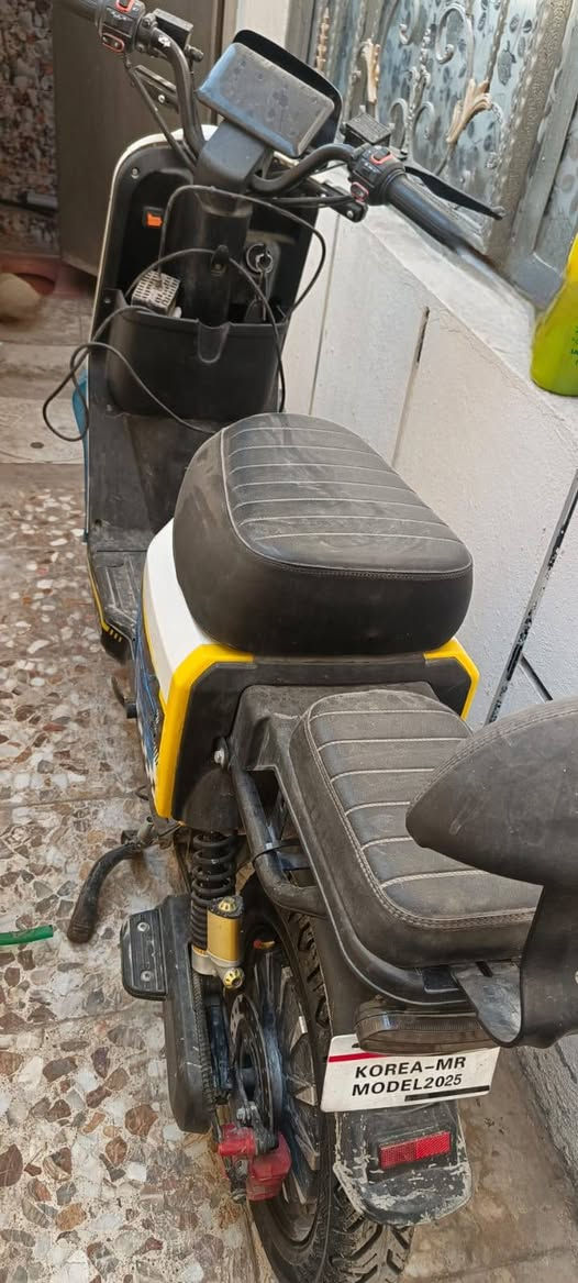 السلام عليكم عندي دراجه شحن للبيع نضيفه جدا استعمال قليل السعر ٥٠٠وبيه مجال اخذته ب٨٥٠ للاتصال ***********
