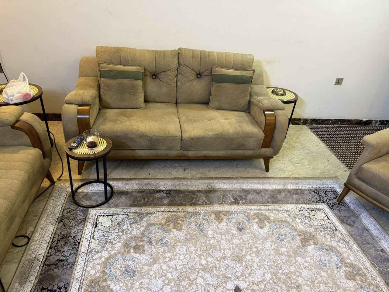 تخم قنفات تركي بيجي نظيف جدا مستعمل قليل مع طبلات ٣ متداخلة الصور واضحة كلش سعره ب ٧٥٠ الف اليعجبه يدخل خاص وشكرا


**إذا كنت صاحب هذا الإعلان وتريد حذفه لأي سبب، رجاءا أرسل رسالة إلى الدعم الفني**