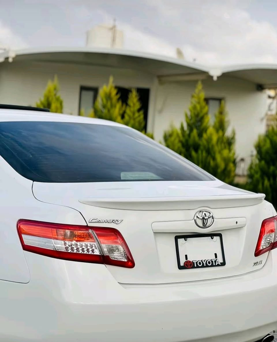 كامري 2010 أمريكي فوول مواصفات رقم سليمانية محرك 6 سلندر طيارة كير 6 سرعات مكفولة كفالة عامة بس بيها مكانات بارد زغار كير ومحرك كفالة بعدهن لوك جديد لا تنقيص لا تبخير بصمة تشغيل السيارة احله من الصور مكانها الرمادي السعر 138 ورقة ***********
