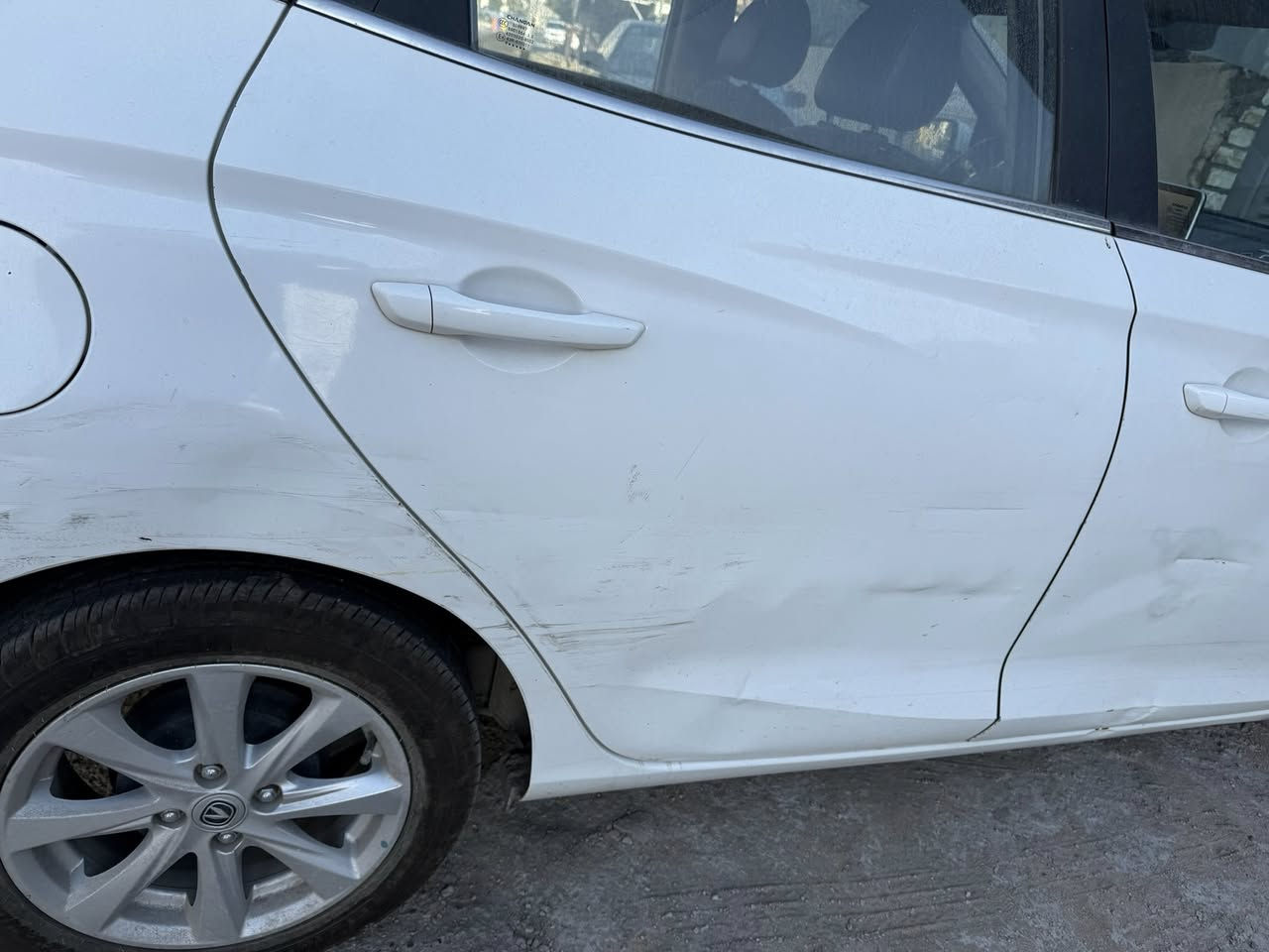 سلام وعليكم شانجان السفن 2020 السياره ماشيه 80 ما عليها اي اقساط كامله السباره صار بيها حادث وصار بيها 3 قطع او ايرباك طك وسياره بيها شخوط وضربات خفيفه تحتاج ترتيب لصدر هم وادمه عارضيها 70 وبيها مجال  رقمي ***********
