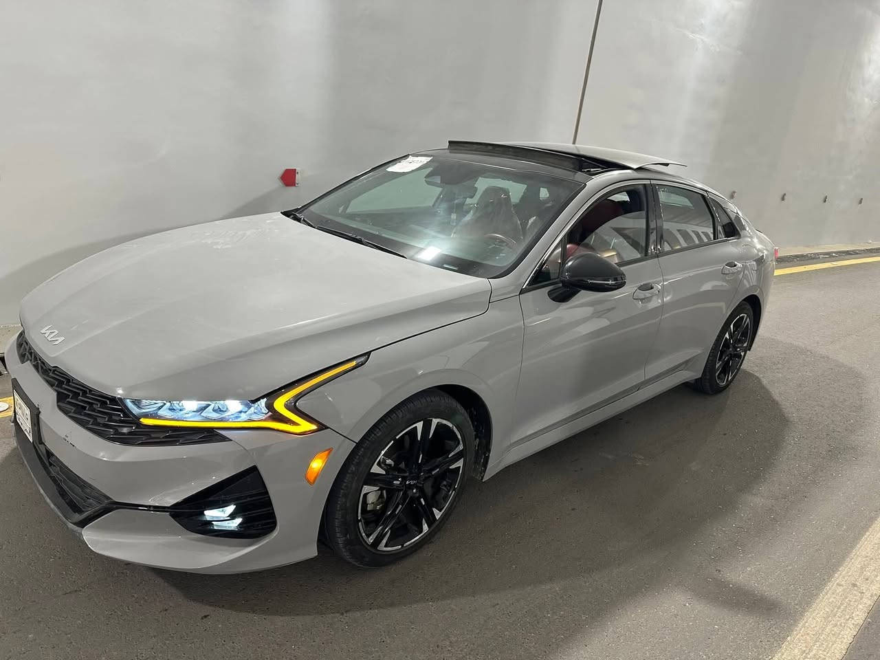 السلام عليكم
كي فايف جيتي لاين موديل 23 حادث بسيط جدا بدون ايرباك السياره كلشي بيه بلاد

ملاحظه///بدون رقم حره باسمي تترقم جميع المحافظات//|/

الحادث بالمنشور
ماشية 43 الف ميل

السياره ليبل واحد

مكينه 1600 تيربو

السعر 155 وبيه مجال

تواصل (0777 028 7397

ملاحظات) وتساب او اتصال

وكلشي موجود بالسوك والرزق على اللّٰه 🧿
