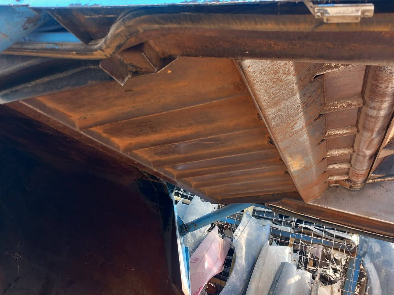 سلام عليكم كابسه نفايات البيع ٨مكعب و١٠مكعب مكاني بغداد كسره وعطش ***********
