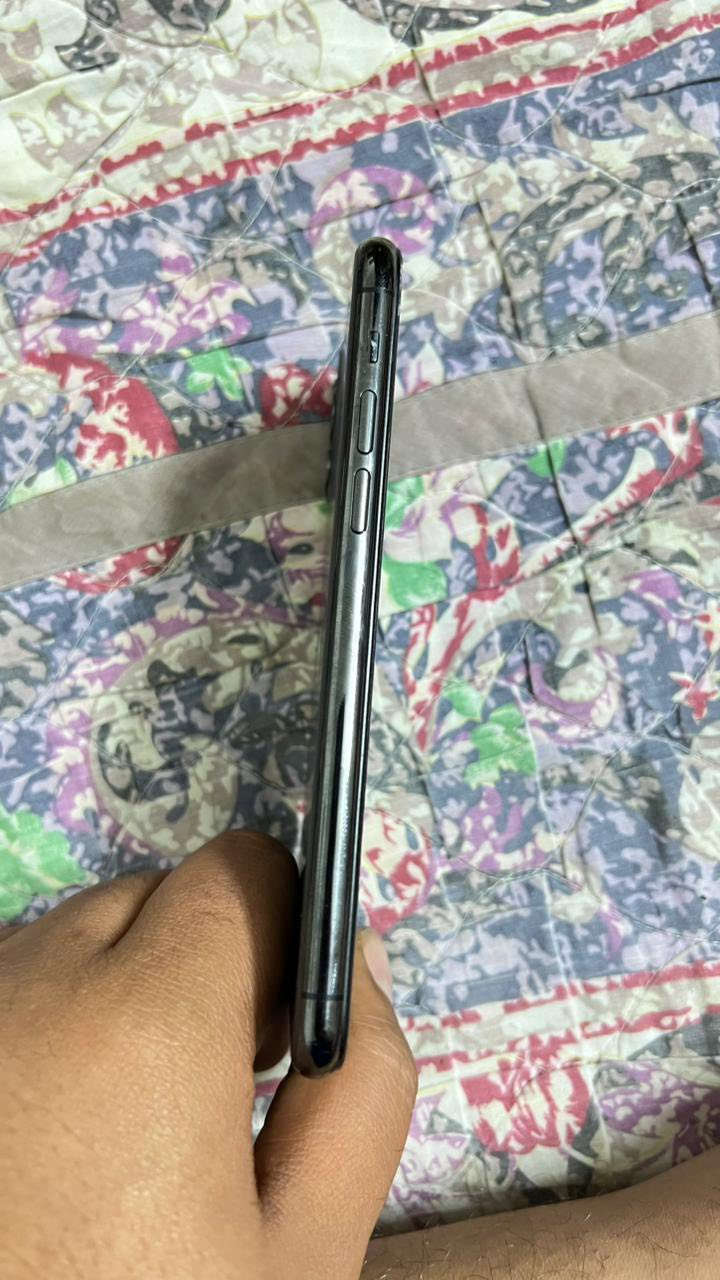 ايفون 11 برو 512
ايفون 11 برو 
ذاكرة 512 
باقي تفاصيلة موجودة بالصور  متواجد فيس واتس 
رقمي *********** سعرة 225 وبي مجال 
موجود توصيل
