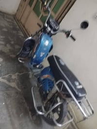 موطور شحن • بطاريات • ٦ كهربايات