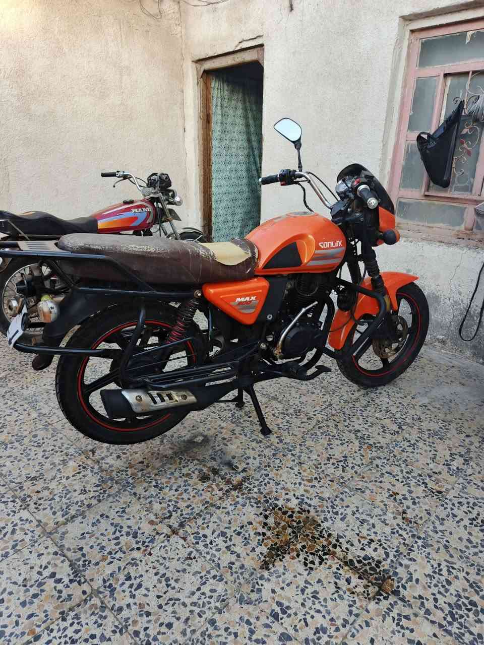 دراجه ديوان اوراق مديل 22مامفتوحه كلشي كامل مابيها نقص بس الكشن يرادله دوشمه فقط سعرها مليون و350 مكاني شط العرب الفيحاء يم جسر خالد ***********
