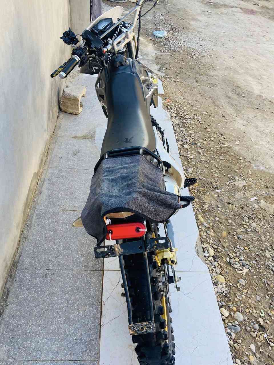 سلام عليكم قفاز كاويار موديل 2024 كفاله عامه السعر خاص هذا رقمي *********** اي ستفسار بل خدمه 🤍
