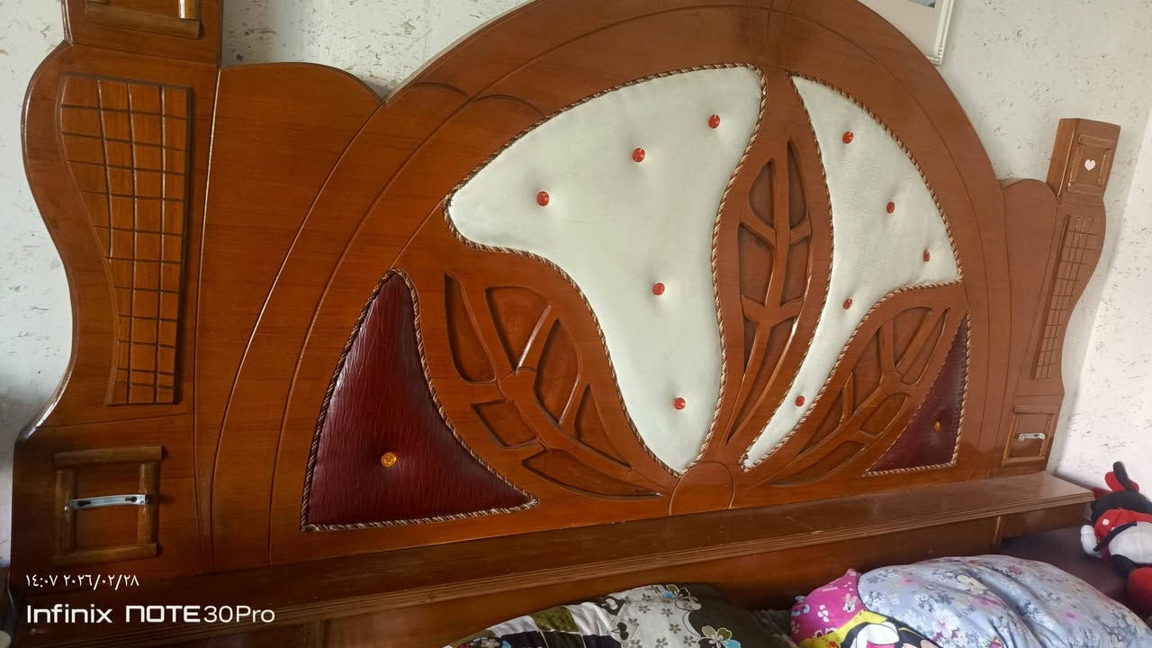 سلام عليكم غرف نوم مستخدمة قليل مستخدمة
***********
