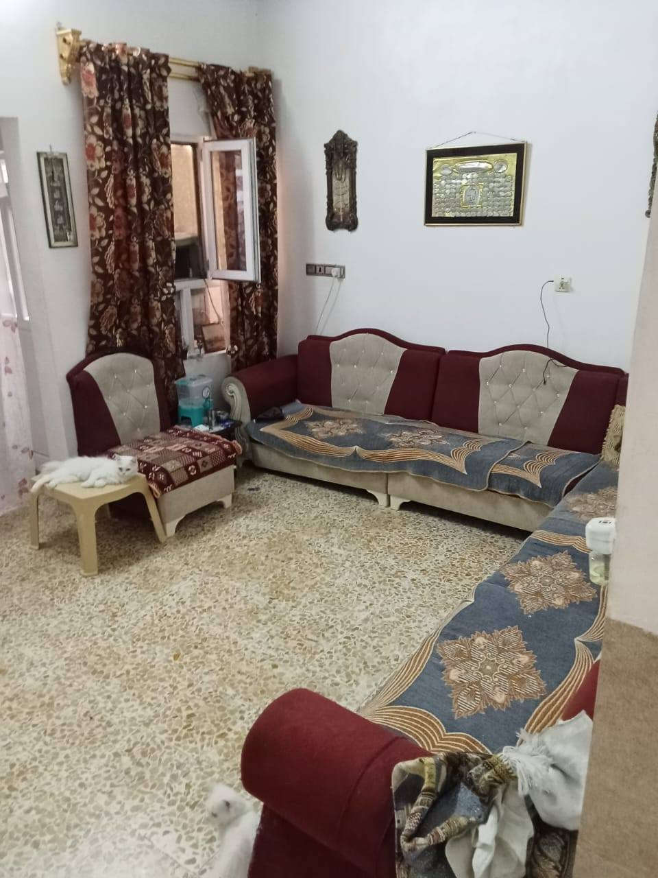 بيت طابق ونص مساحه 130متر للبيع منطقة زيونه يم سومر نوع العقار جمعيه تشتري من الشرعي سعر 120 مليون بها مجال رقم ***********
