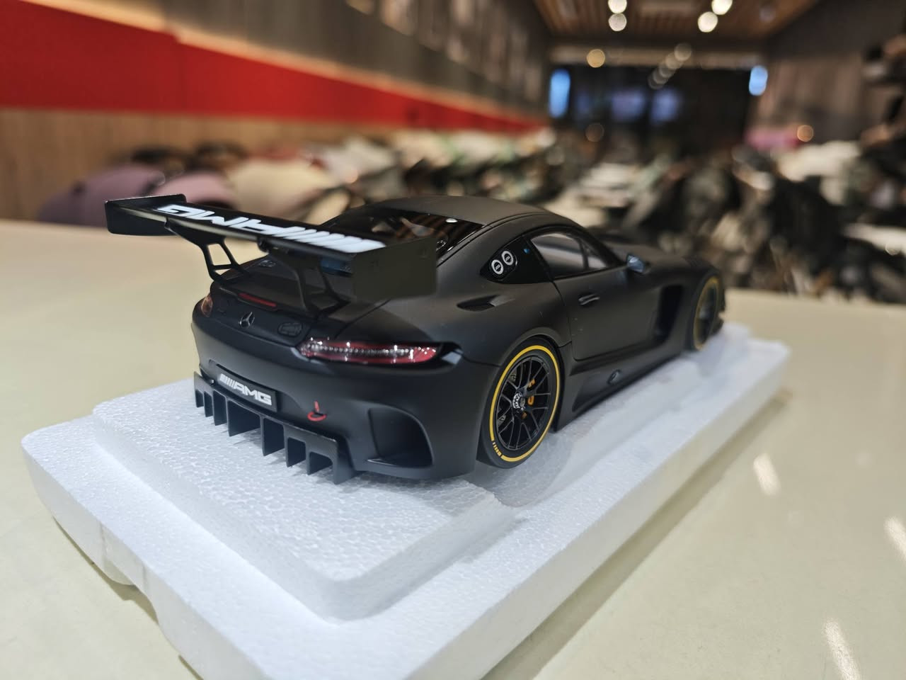 مصغر سيارة
Mercedes Benz AMG 

Mate black 

1/18

من ماركة Autoart


**إذا كنت صاحب هذا الإعلان وتريد حذفه لأي سبب، رجاءا أرسل رسالة إلى الدعم الفني**