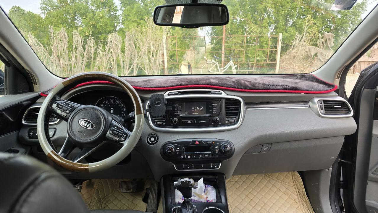 السلام عليكم
سورنتو 2016 فول مواصفات عده الفتحه بصمه كشنات جلد بردات خلفيه كشنات اماميه كهرباء جنطه كهرباء مكينه (4)سلند تيربو.5 راكب 
رقم ذي قار الجديد وهزه جديده 
السياره مكفوله من الصبغ والتبدل 
حادثه خسفات 
مكاني ناصريه قضاء الاصلاح 
السعر 155 بيه مجال بسيط 
***********
‏‪***********‬‏
