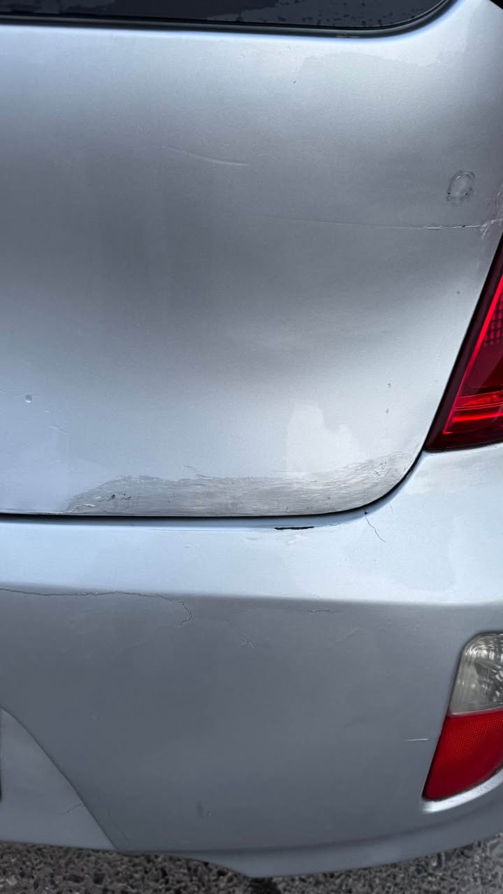 کیا پیکانتۆ ٢٠١٣ 
بێ سبوخ
ئەو شوێنانەی دیاریم کردوە عه يبه كانيه تی
هەم بە بەنزین و هەمیش بە غاز ئيش ئەکات 
سیستەمی غازي ئیتالیشی بۆ داندراوە
شاشه ئایباد
سنەوی نویە تا ٢٠٢٨
٣٠٠ هزار غرامەی لەسەرە
***********

نرخ 86 معامله أربيل, العراق
