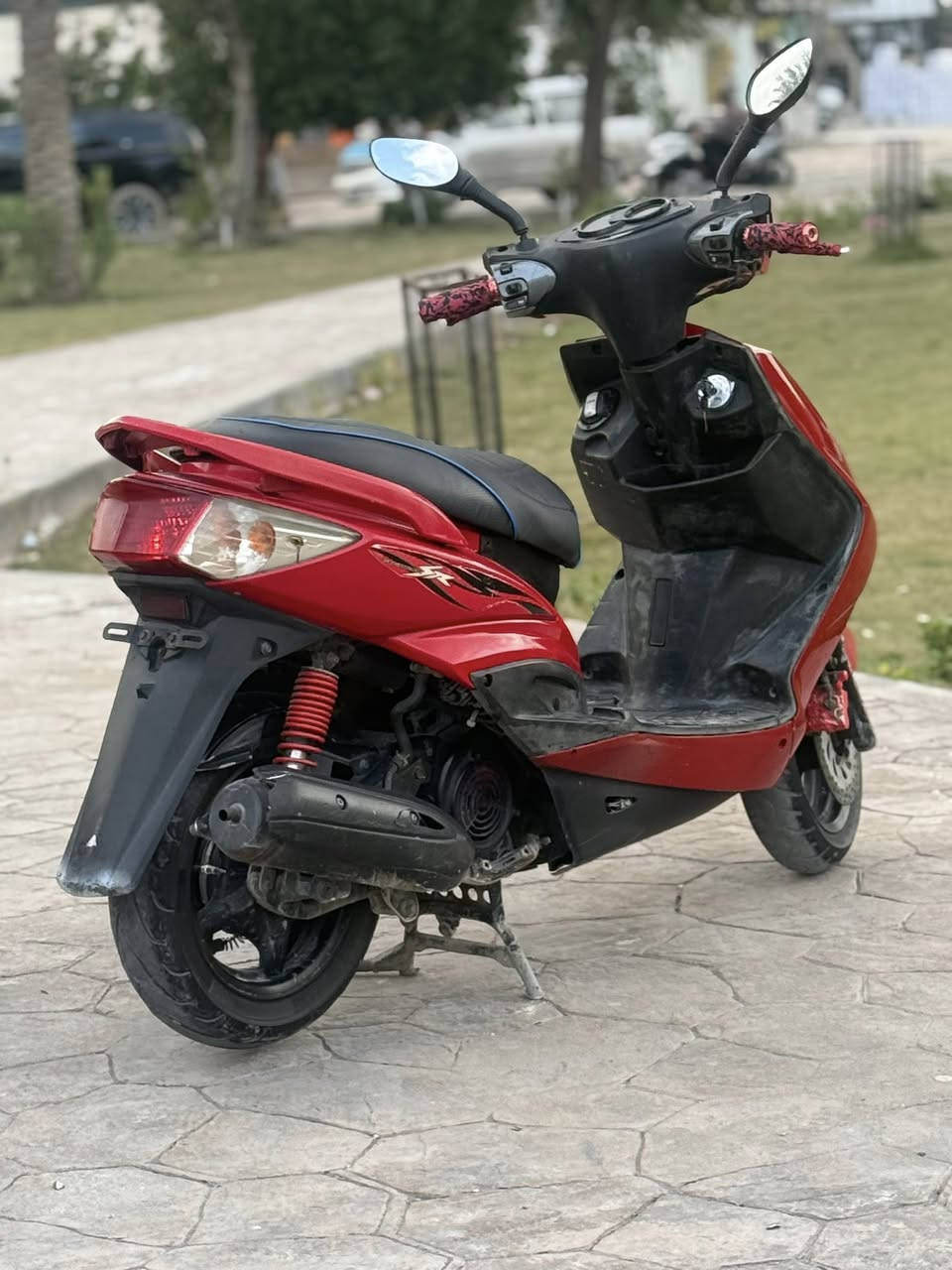 سكنس فحل ياباني نوزل سكليتر خطين قبق نفخ سناند حساس الدرجه احله من الصور مكفواله كفاله عامه من طول لطول الدرجه رمبه برغي مافتوح بيه اورقها كامله كمرك مدفوع الكفرات اصليه مو تجاري الدراجه ماشيه ٥٥ حقيقي كامله مكمله مابيه نقص مكان بغداد البياع السعر ٩٥٠ وبلخير ع ياخذها ملاحضه جيب ايفيتر يعجبك وفحص لحد متمل 
***********
