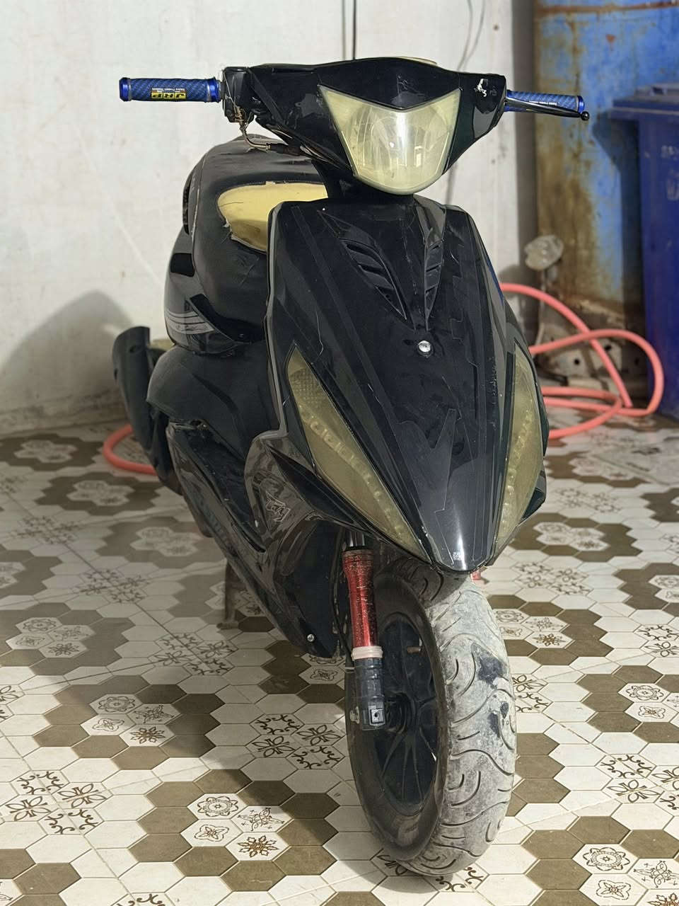 السلام عليكم ماكس مضلع وارد صيني مكينه يابني مال ماكس عده بوشه ٥٥ مكينه جديده عليها كابريتر ايراني شرط شلعه معدل مخيف نقصها سلف او بكلايت خلفي وطياره ال خلفيه فقط سعر ٣٢٥ بيها مجال مراوس يرهم كلشي رقم ***********
