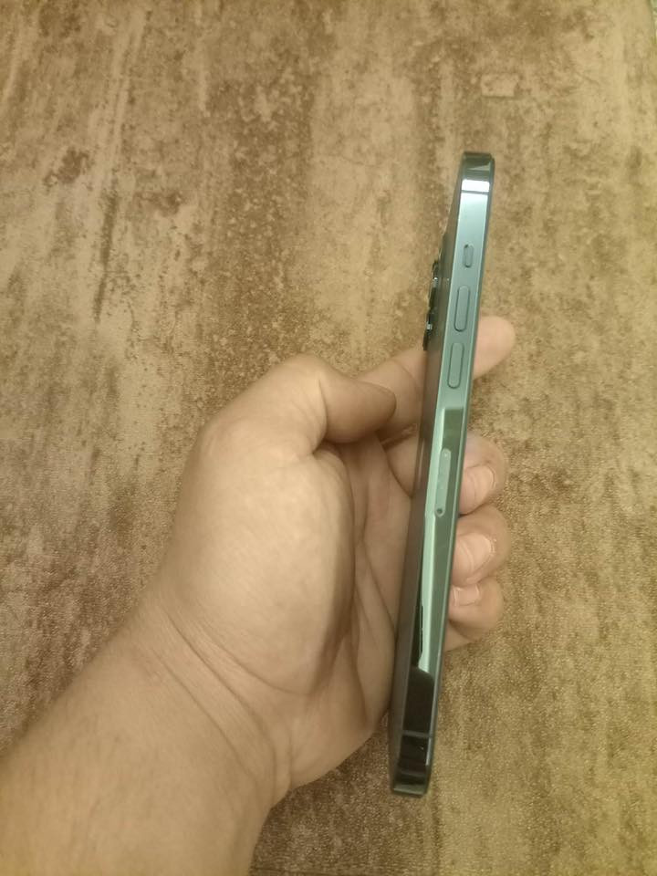 سلام عليكم ١٢برو ماكس ٢٥٦ مبدل شاشه وبطاريه جهاز حلو السعر ٣٢٥بي مجال بسيط *********** مكاني شعب
