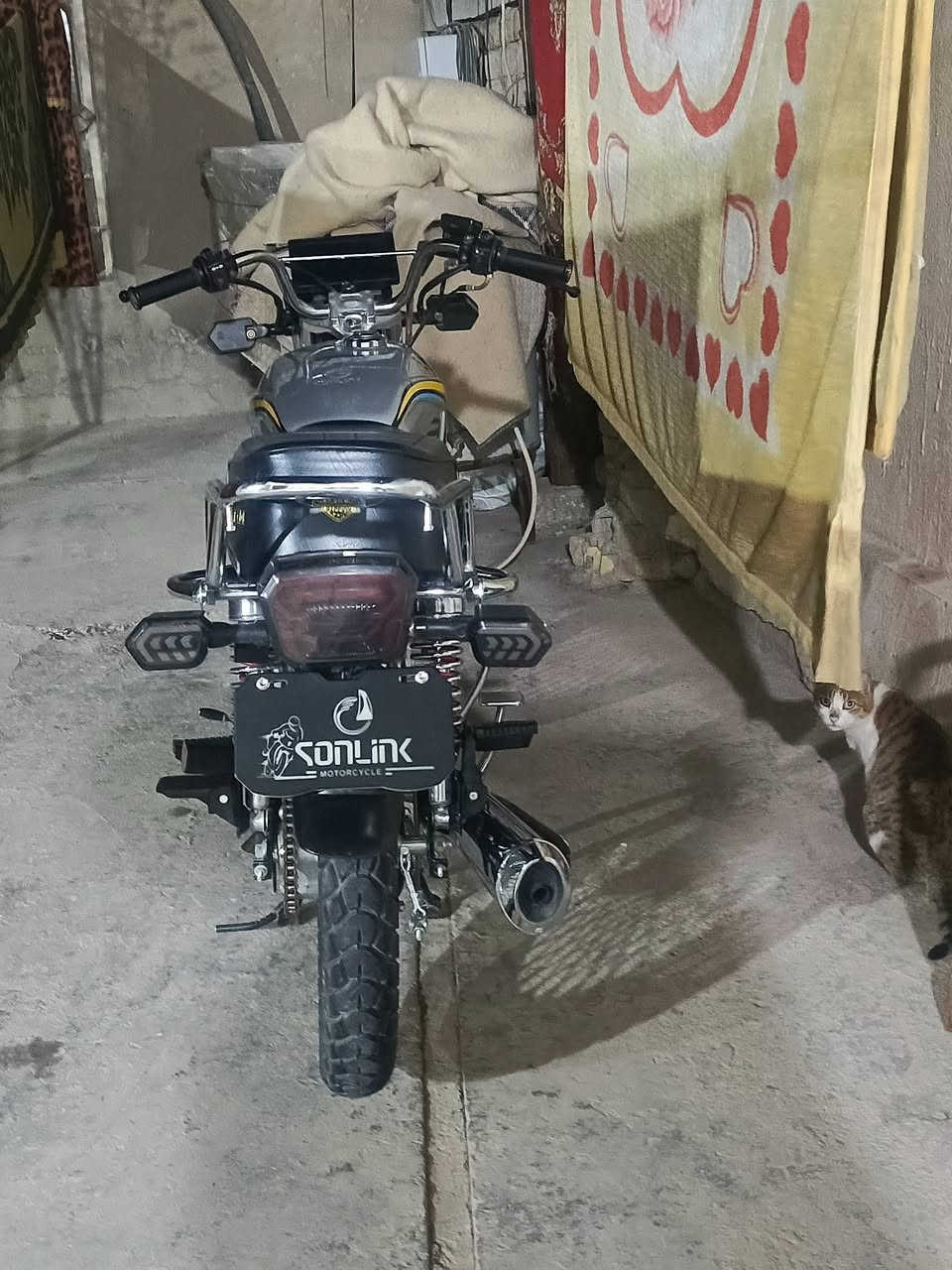 سلام عليكم دراجه للبيع تايكر موديل 25 مكفوله كفاله عامه محرك سبانه مامدوده عليه كهربائيات كله شغاله 
اوراق كامله السعر 750 وبيها مجال للطيبين مكاني حله يم جسر نادر


**إذا كنت صاحب هذا الإعلان وتريد حذفه لأي سبب، رجاءا أرسل رسالة إلى الدعم الفني**