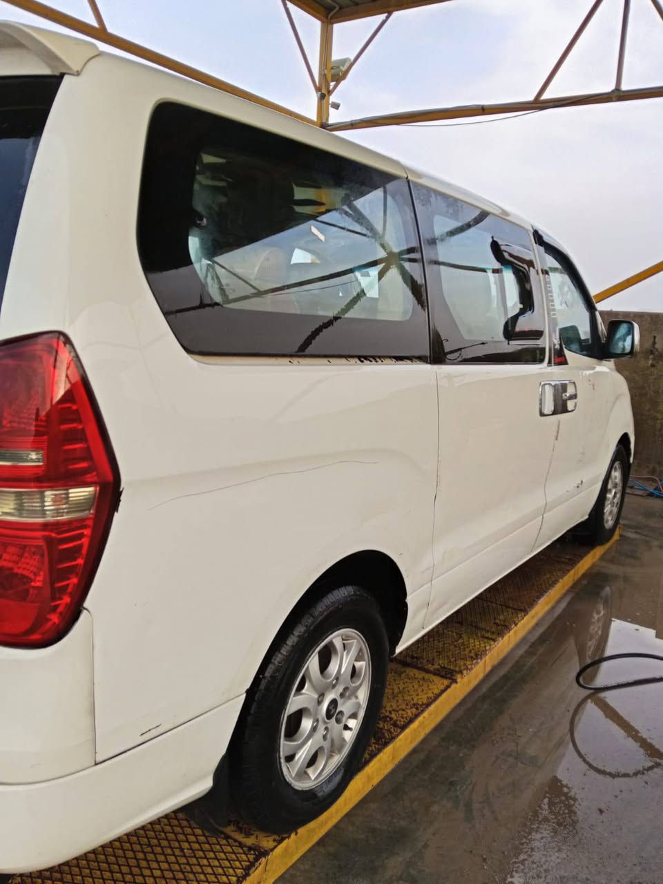 ستاركس الفين و9  كامله مكمله *********** للاتصال 
رقم بغداد انكليزي تحويل ثاني يوم بجم ١٦ بيه جاملغ خلفي وطخه باب السايق مكينه كير اكسل ع الشرط 
السعر ١٢٥ وبيه مجال
