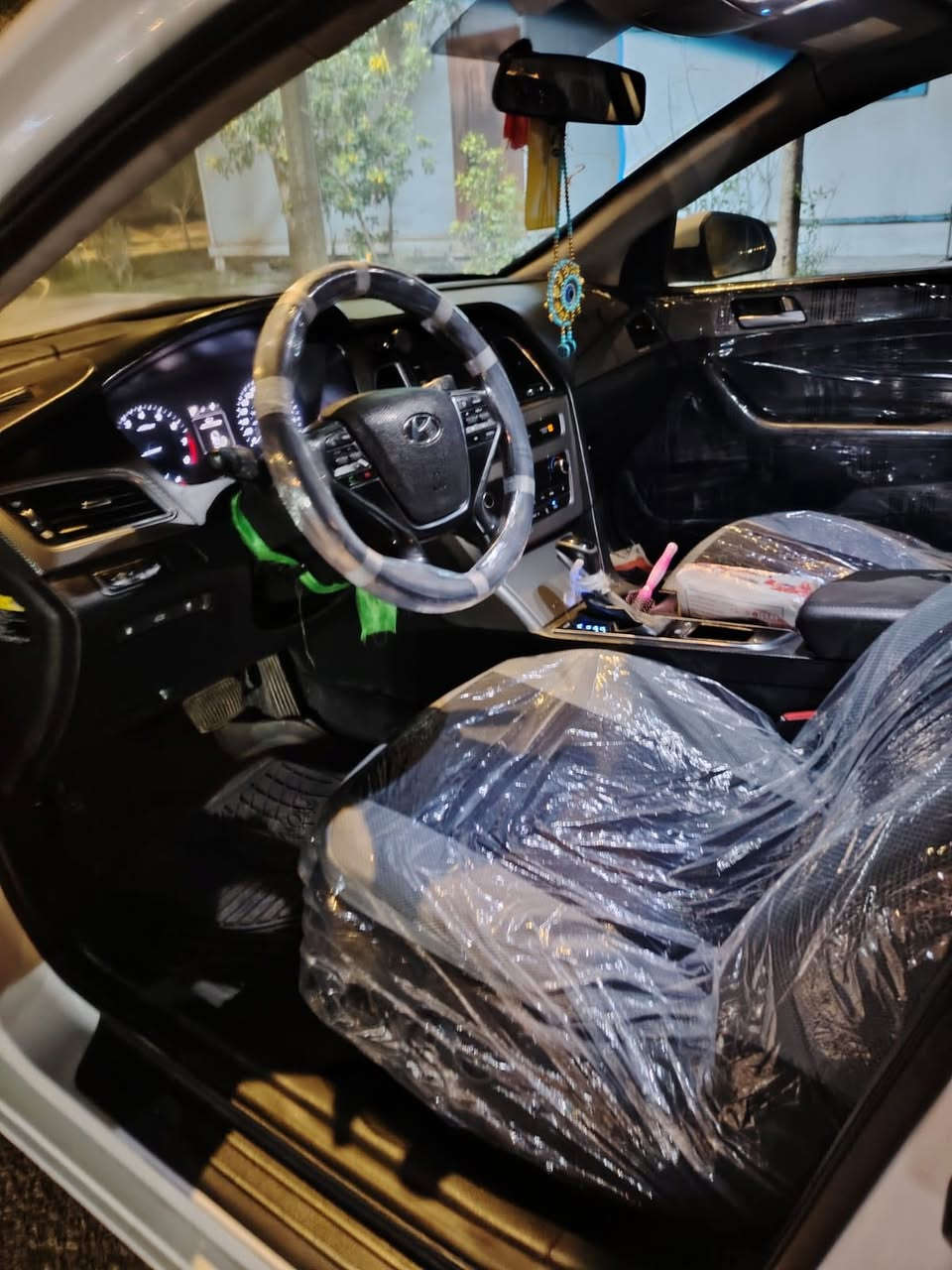 🚗 هيونداي سوناتا 2017 - فول مواصفات (1/1)
حالة البدي (الهيكل):
• البنيد: مصبوغ.
• القماره: صبغ أثر تشليع (جنزار) فقط، بدون أي معجون (صبغ نظافة).
• باقي السيارة: كفالة عامة من كلشي (صبغ، تعديل، ضرر).
المواصفات:
• السيارة فول مواصفات (1/1) يعني أعلى فئة بالسوناتا.
• كاملة من كل النواحي وجاهزة للاستخدام.
• محرك وكير وبكلايت وكهربائيات كلها بشرط الفحص.
السعر: ١١٥
***********
المكان: النجف الاشرف
