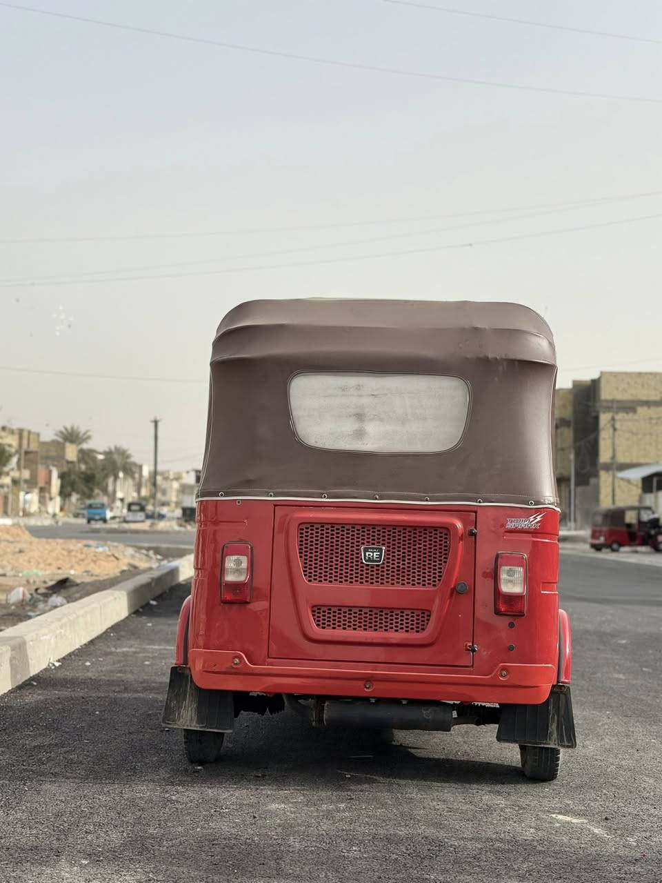 السلام عليكم شباب تكتك موديل 2022/11 رقم وسنويه تكتك كفاله عامه بيها بس هاي الصدعه يم بكلايت العنوان مدينه الصدر ***********
