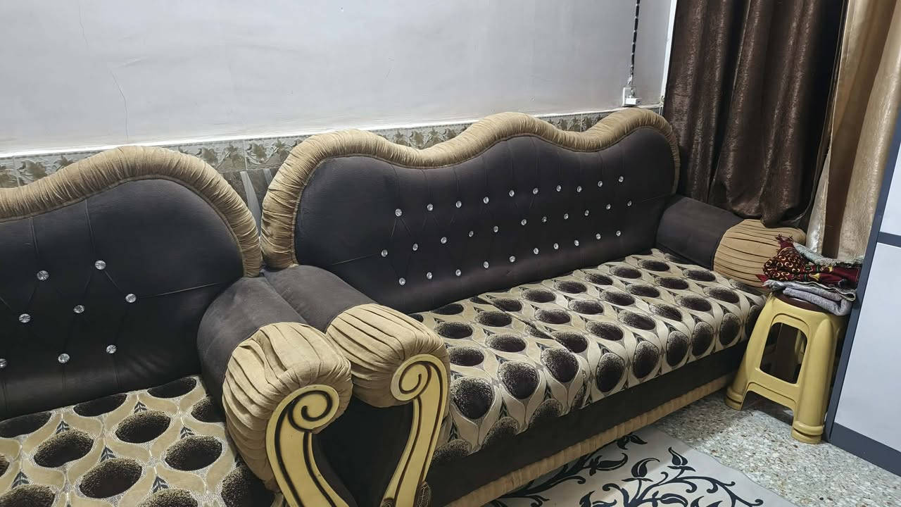 يحتوي على 10 مقاعد📢
قطعتين ام نفر 📢
تلث قطع كبار 📢

المكان : النجف ناحية العباسيه
السعر : 325 وبيهن مجال بسيط


**إذا كنت صاحب هذا الإعلان وتريد حذفه لأي سبب، رجاءا أرسل رسالة إلى الدعم الفني**