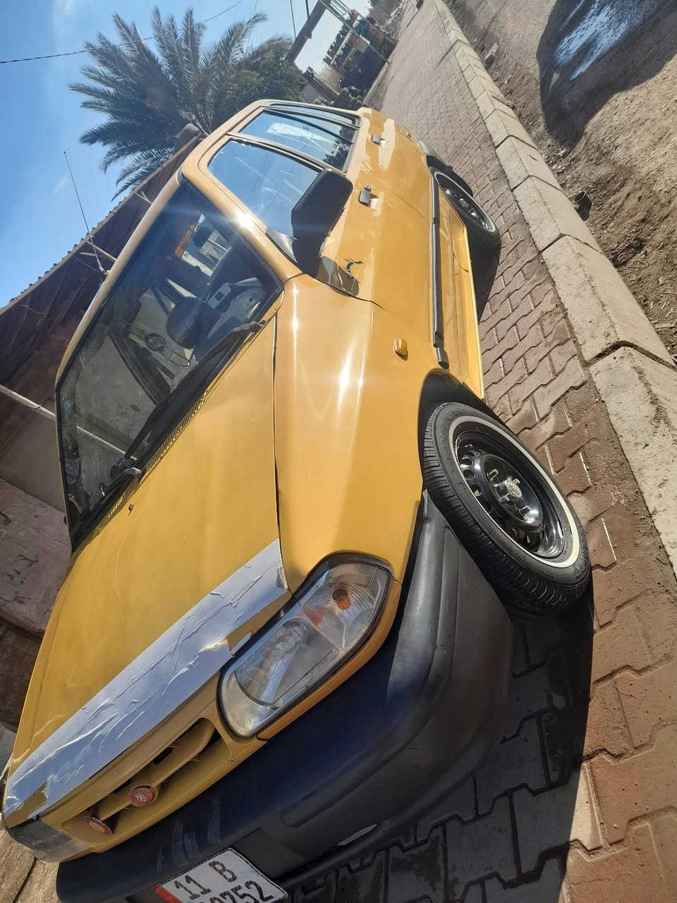 سايبا 12 سياره مال جناي  صار يومين  امبدل مكينه كامله هيه وتفرعاتها ومشط وراديتر وتبريد ونوزلات ومجاول وعنبار مليون بس اول بارحه ذبيت بالشركه واطلعت وتخم تاير الاصلي خط ابيض بارحه شديته وصدر امامي خلفي جديد غرفه كلها مدوشمه يعني مكينه كير تبريد صدر كله جديد مصفره من كلشي السعر 28 هاتف ***********
