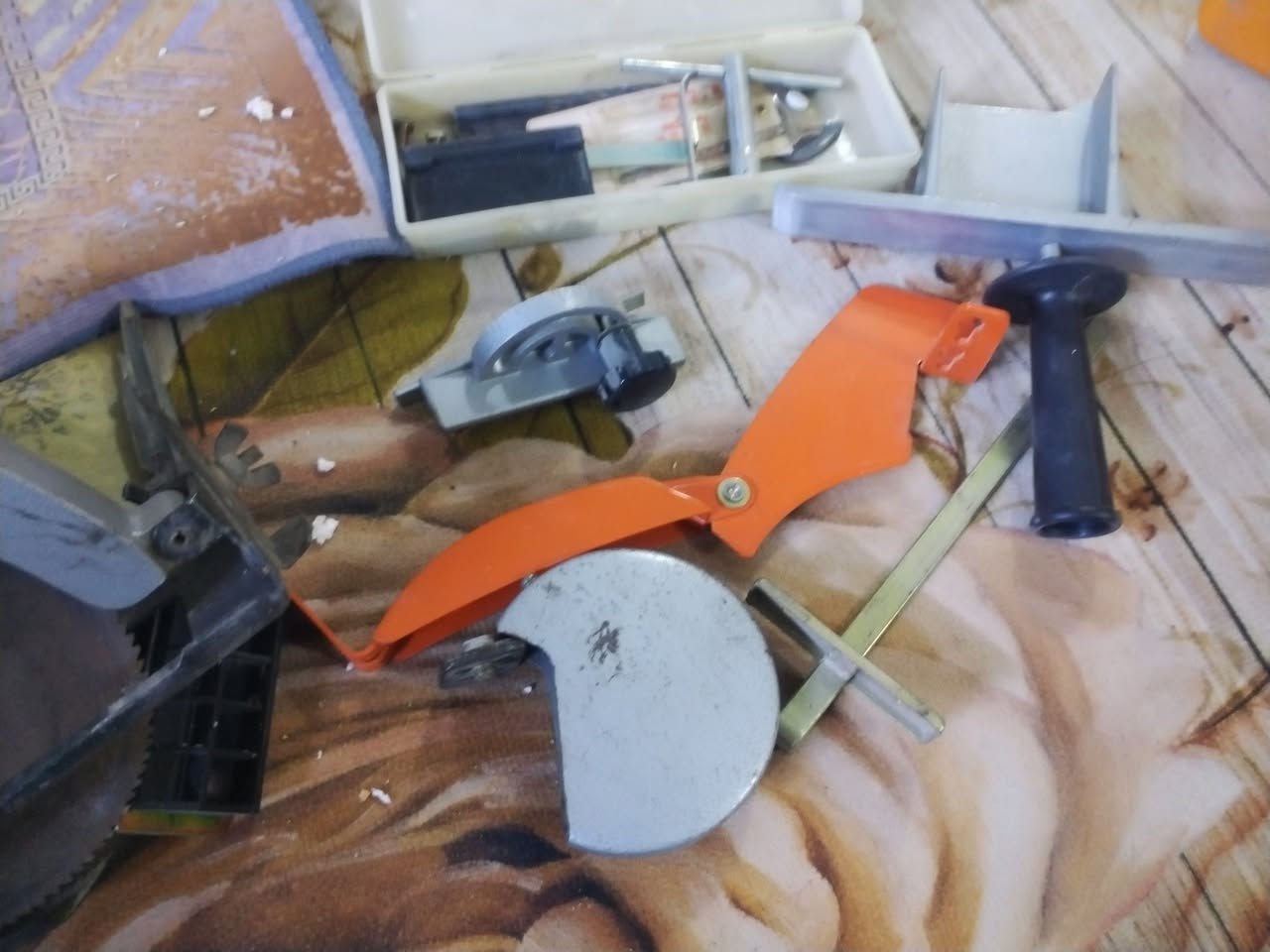 السلام عليكم
للبيع. العنوان بغداد زعفرانيه
***********
