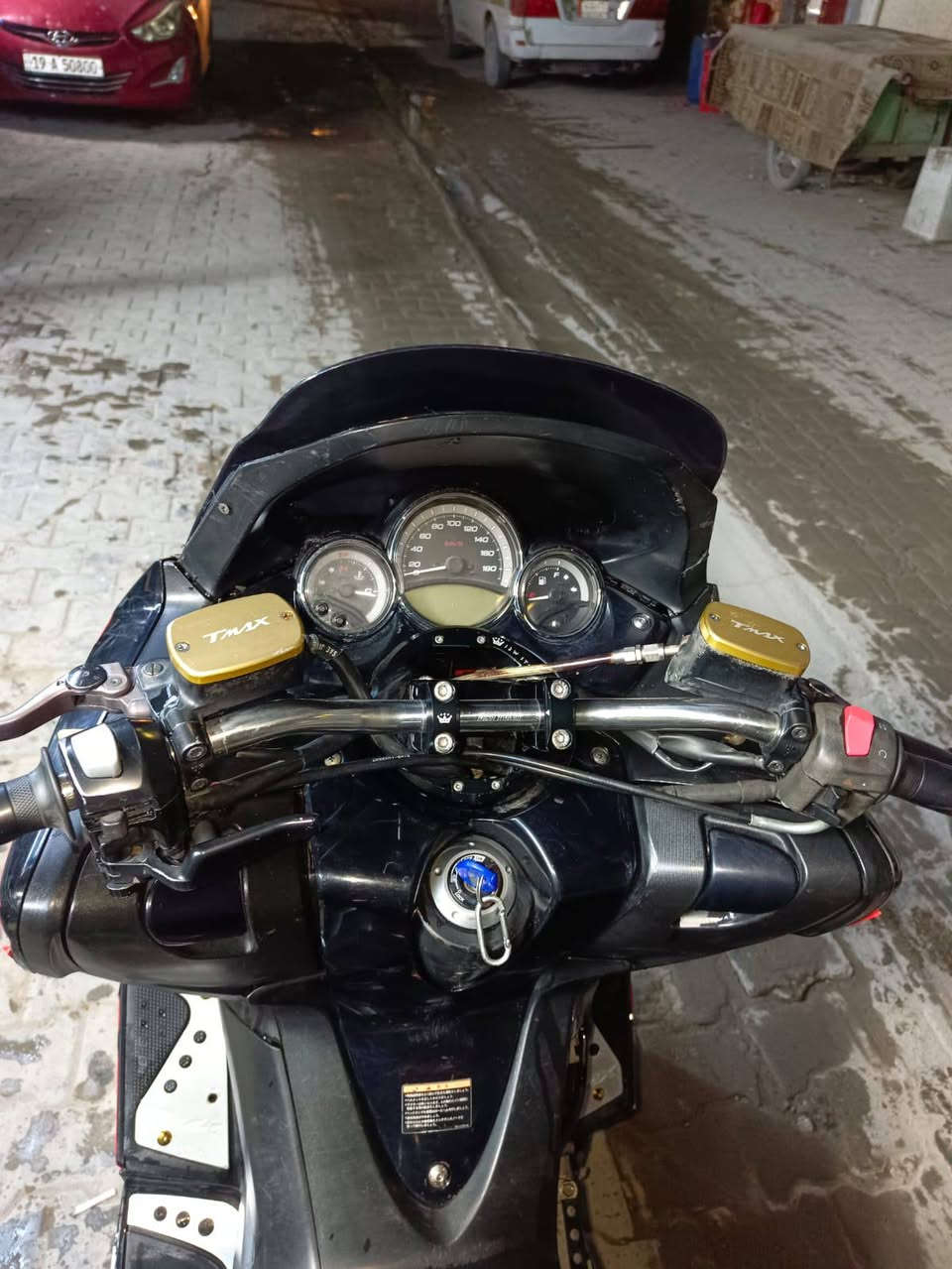 سلام عليكم تي ماكس 2011 مكينه مكفوله ضمان سعره 27 وبيه مجال حك الجيه نقصه بس دوسه وحاضن راديتر وربط كلوبات البجم فقط تاخذه تترحملي عليه مكينه بل جيس  عنواني بغداد الحريه
الرقم ***********
واتساب ***********
