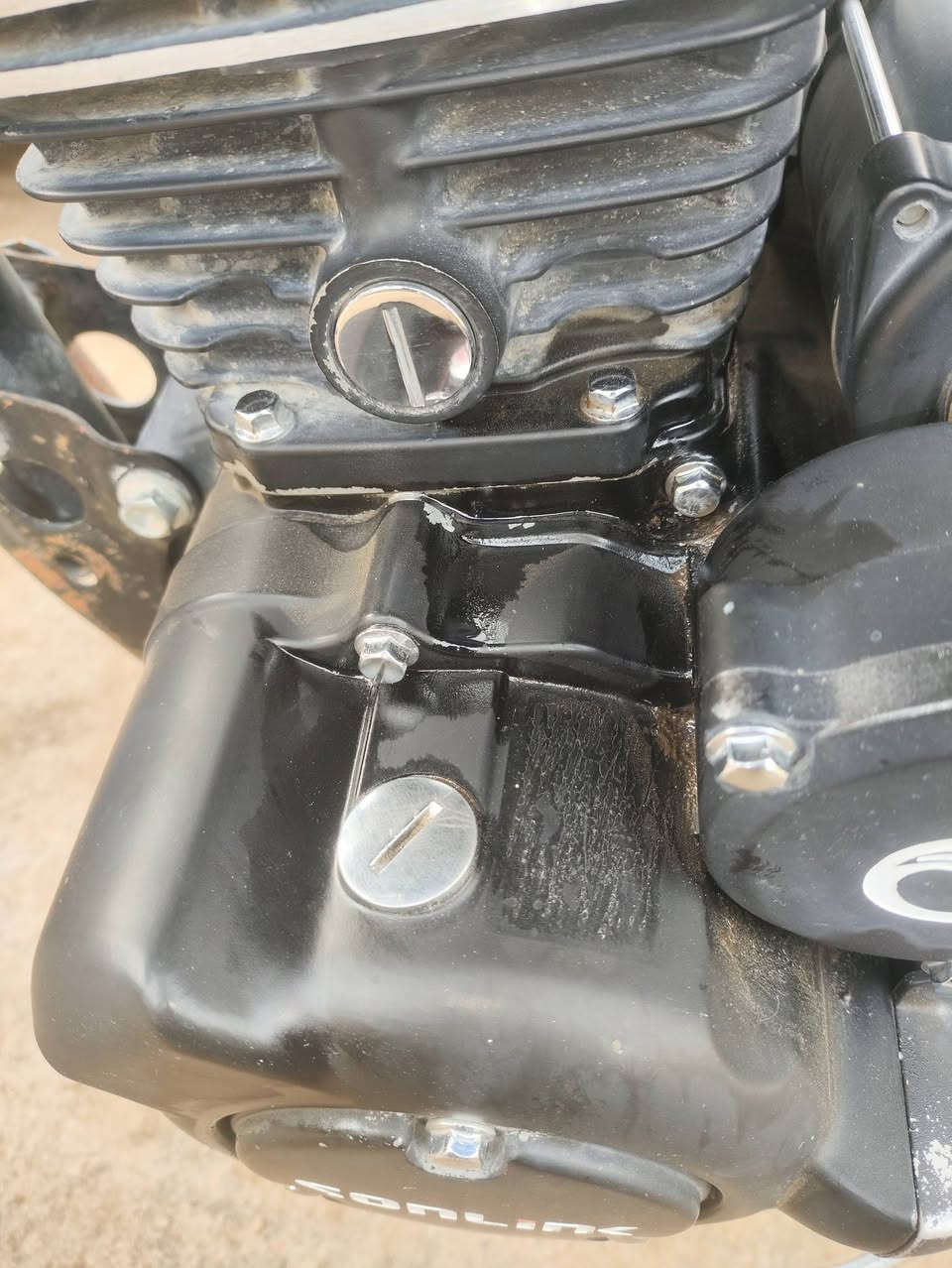 للبيع 650الف وبي مجال حك الجيه فقط  او مرارس بسايم من 17وفوك
نوع الدراجه ليفان سونك موديل 20 بدون اوراق محرك مكفول ممفتوح  لو برغي شرط معدل 120 بي فقط هاذ الواشر ينضح دهن ومابدلته كهربائيات شغاله )( متواجد فيس وواتساب ***********
