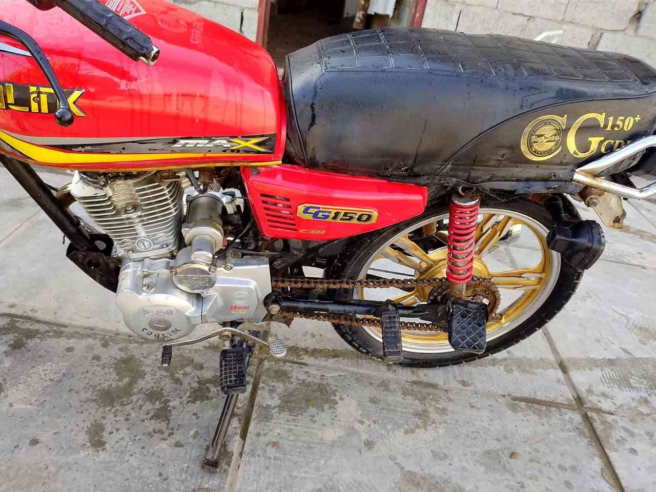 سلام عليكم دراجه ايرانيه 5كير لبيع دراجه خير من الله لاتبخير وله تنقيص مكاني بغداد مشتل السعر 400 وبيه مجال ***********
