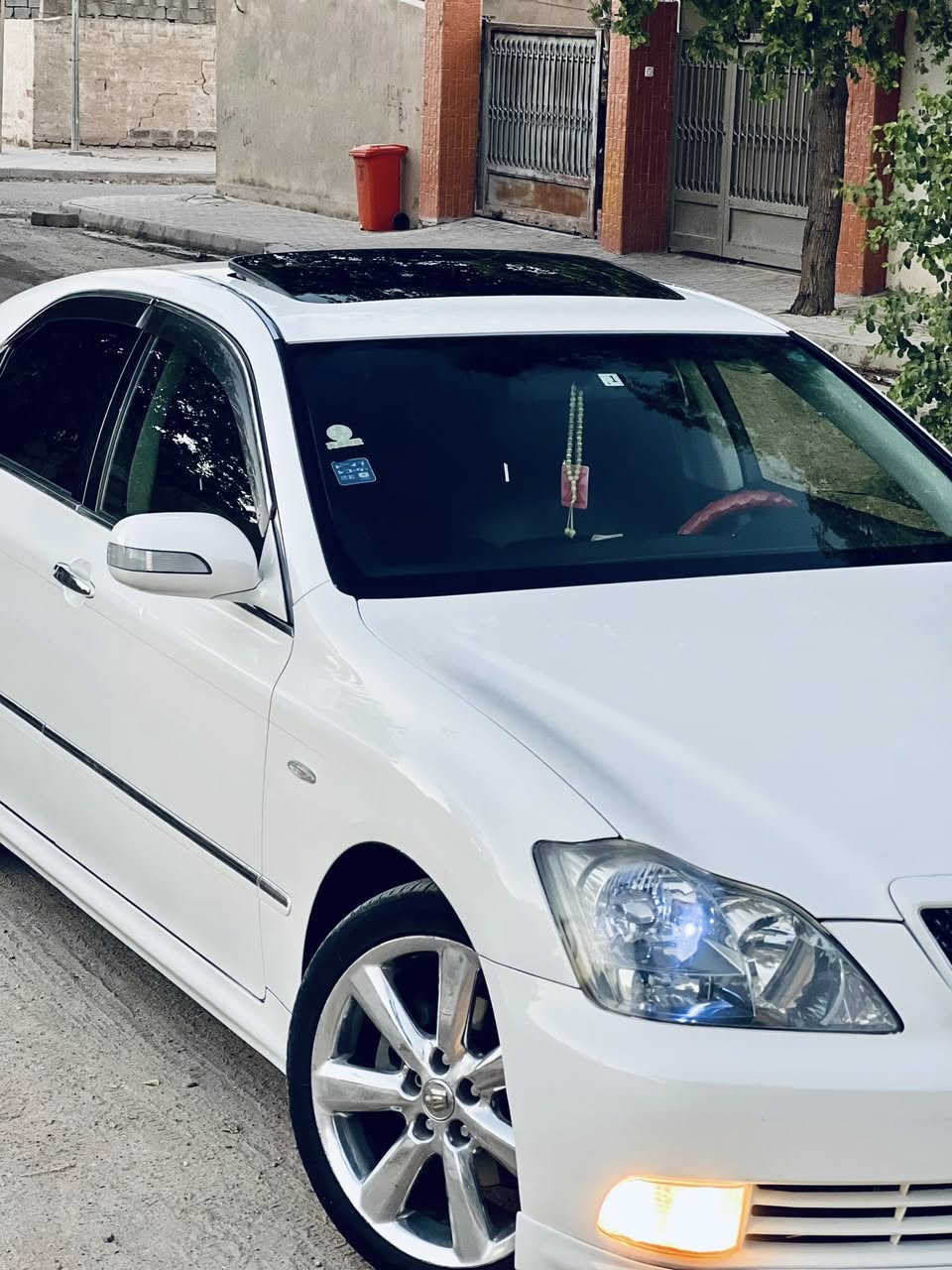 السلام عليكم 
(ادوات) بدون گص
للبيع تويوتا كراون شاهينه 🇯🇵
المواصفات:
سياره كفالة عامةً 
موديل 2005
علايم ذهبي 
فتحه 
داخل اسود جلد ملكي صاجيات احمر 
ويل دنكه كروم
بگ لايت ابو عيون 
لايت 5 قطع عدسه دواره 
مكينة 3000 V6 شاصي 182
5بصمات أربع ابواب والجنطة
سياره كلش حلوهه وجديده واحلى من صور 
السياره اثليت اصل رياضي 
مبيها اي نقص كاملة مكمله 
ملاحضه :السياره ادوات بدون رقم 
مكان السيارة سامراء 
للإتصال:***********
هـ 2 : ***********
