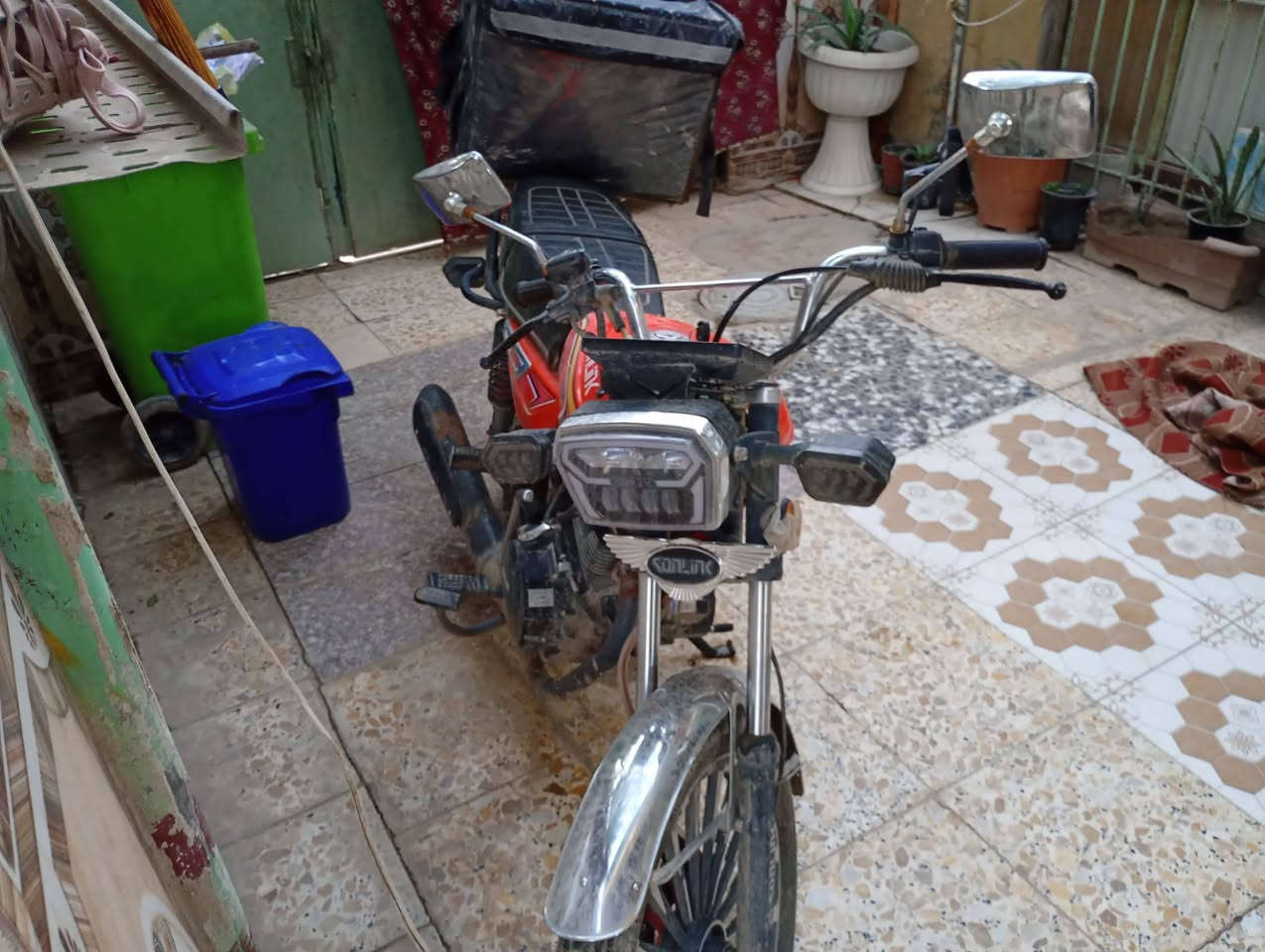 سلام عليكم شباب دراجه للبيع موديل 2025مابيه اي نقوصات كامله تشتغل بصمه عن بعد وسلف محرك بعده شركه تجي اجيب فيتر وتفحص بما يرضي الله شلعه ومعدل أسعر 800وبيه مجال اشراي تفضل اتصل *********** بي واتساب وخاص عل مازنجر ماكو
