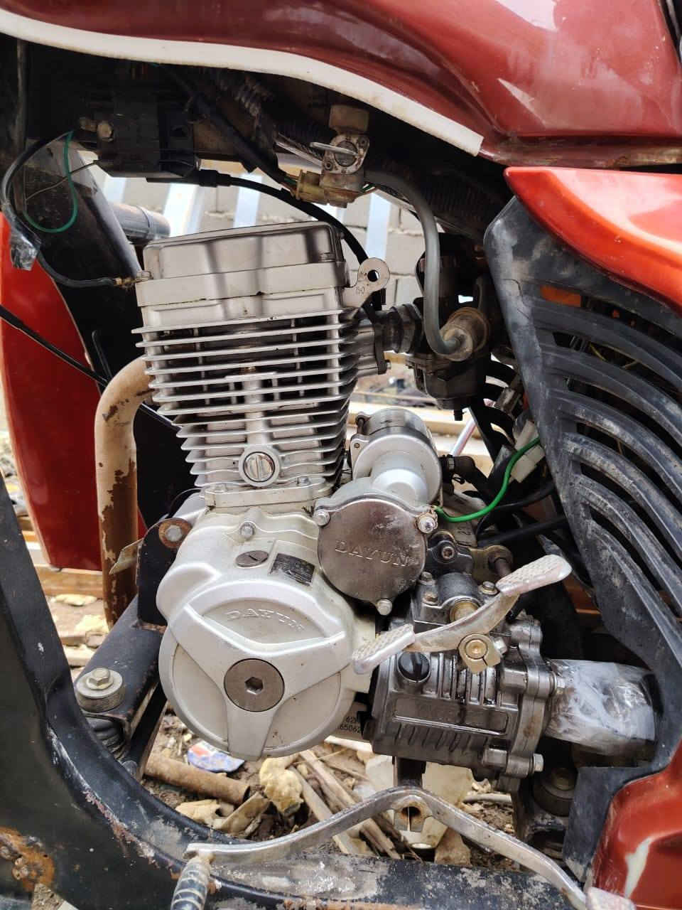 سلام عليكم ستوتة موديل ٢٠٢١ شهر ١٢ يوم ١٢ يعني محسوبة عل ٢٠٢٢ ستوتة  كمرك مدفوع  نظيفة وما متعوبة سلف هندر مال جناي اكسل مقفل ولتقارنهة بمالات الشارع شغل وكبل للشغل مكينة ٢٣ نضيفة وخرسة سعرها ١٧٠٠ وبيه مجال اذا شراي راسلني وسهلة مكانها بغداد البلديات ***********
