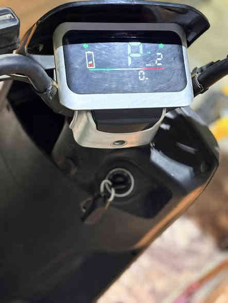 سلام عليكم 
دراجه للبيع نوع 318
دراجه جديده 
المواصفات 
لايت زنون عالي ناصي 
إشارات إماميه وخلفيه 
اضائه خلفيه 
بطاريه جديده 
كامل ملحقات /السعر 725
المكان الكريعات قرب قاهر الأسعار 
***********
