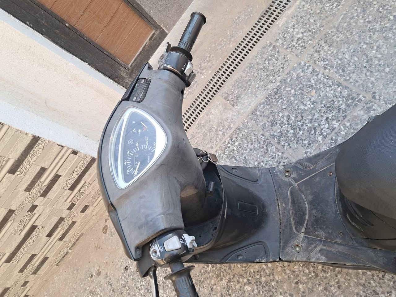 سلام عليكم اخوان ماكس عدلة نظيفة وخير من الله اكثر شغالات بيها بلادية اوارق كاملة السعر ٧٠٠ الف بغداد بوب الشام
***********
