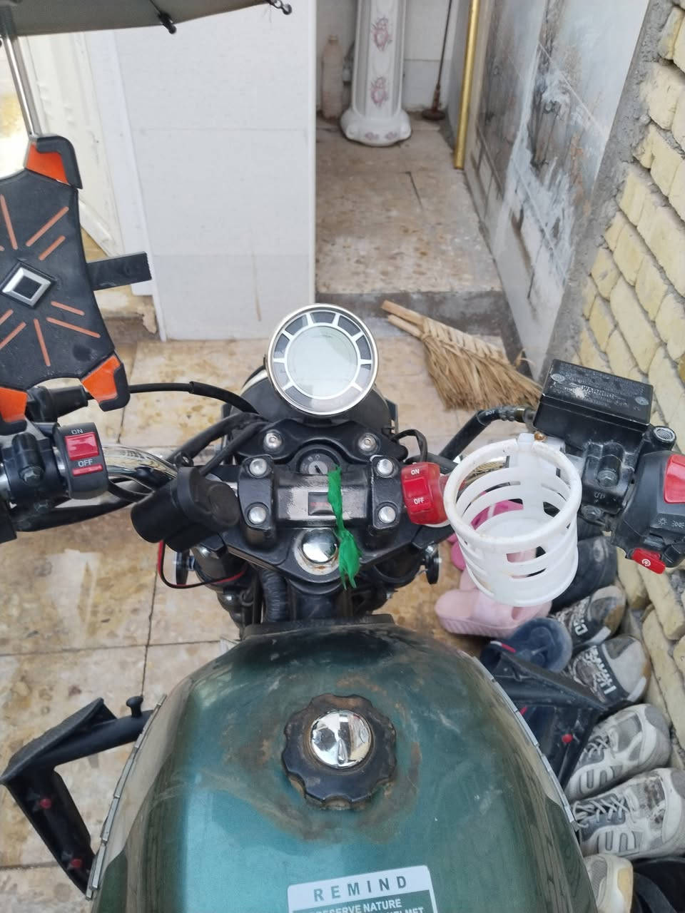 سلام عليكم دراجه دايون لايتي مديل 2023 نضافه 100/100 مرقم سنويه رقم بغداد + عنواني ناصريه مركز سعره 2450 الف يعني سعره مليونين وربع ميه وخمسين وبيه مجال حك جيه رقمي *********** دراجه ناقصه بس خيال كدام عينكم دراجه ما مشتغله ساله سبوع ما طالعه من للبيت محتاج وريد ابيع مضرر كلش +راعي دراجه موجود بغداد
