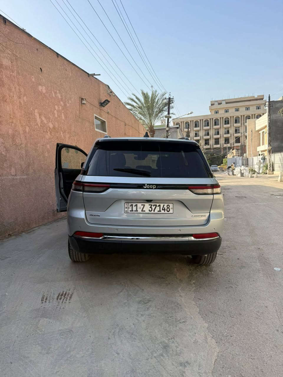 ماشيه 20 الف كيلو
بدون ايرباك 
دفع رباعي 
محرك 3600 
‏‪***********‬‏
بغداد الكراده الشرقيه
باسمي تحويل مباشر
